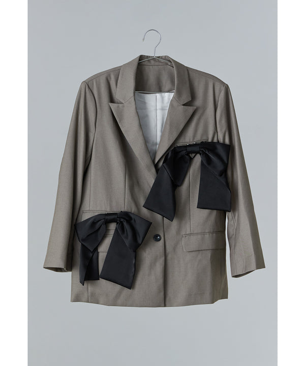 {"color":"\u30d9\u30fc\u30b8\u30e5","info":""}