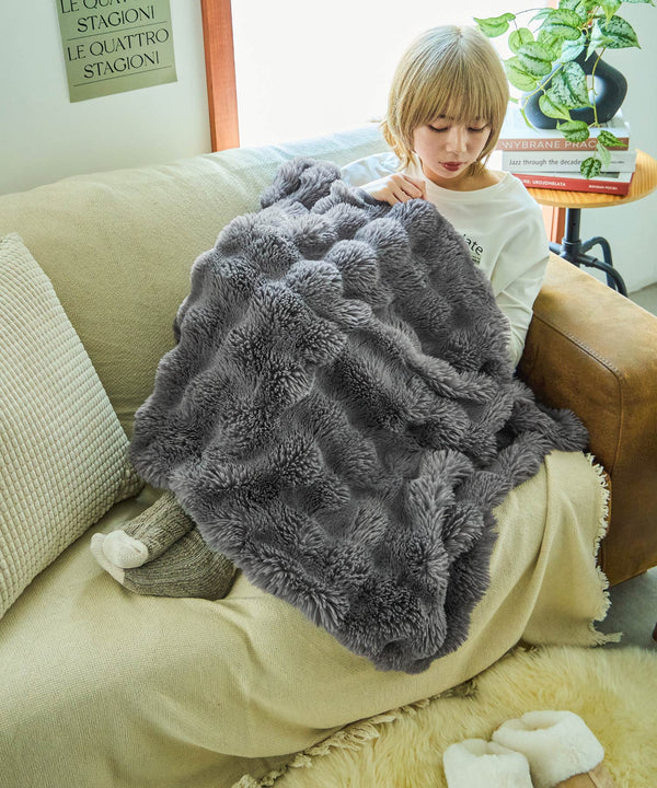 {"color":"\u30b0\u30ec\u30fc","info":"model\uff1aH158cm size\uff1aF"}