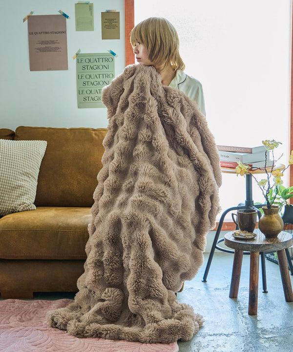 {"color":"\u30d9\u30fc\u30b8\u30e5","info":""}