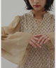 {"color":"\u30d9\u30fc\u30b8\u30e5","info":"model\uff1aH161cm size\uff1aM"}