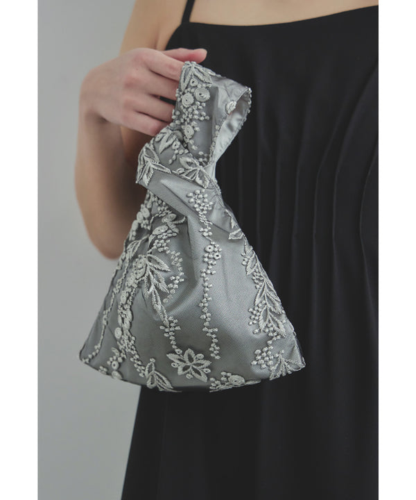 {"color":"\u30b7\u30eb\u30d0\u30fc","info":""}