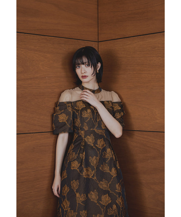 {"color":"\u30d6\u30e9\u30a6\u30f3","info":"model\uff1aH166cm size\uff1aM"}