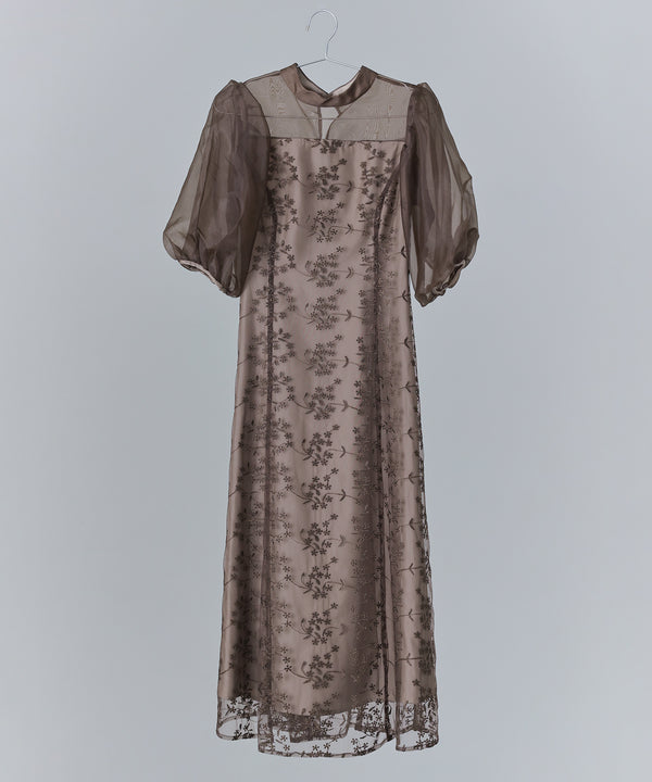 {"color":"\u30d6\u30e9\u30a6\u30f3","info":""}