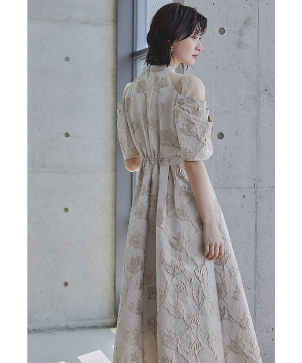 {"color":"\u30d9\u30fc\u30b8\u30e5","info":"model\uff1aH166cm size\uff1aM"}