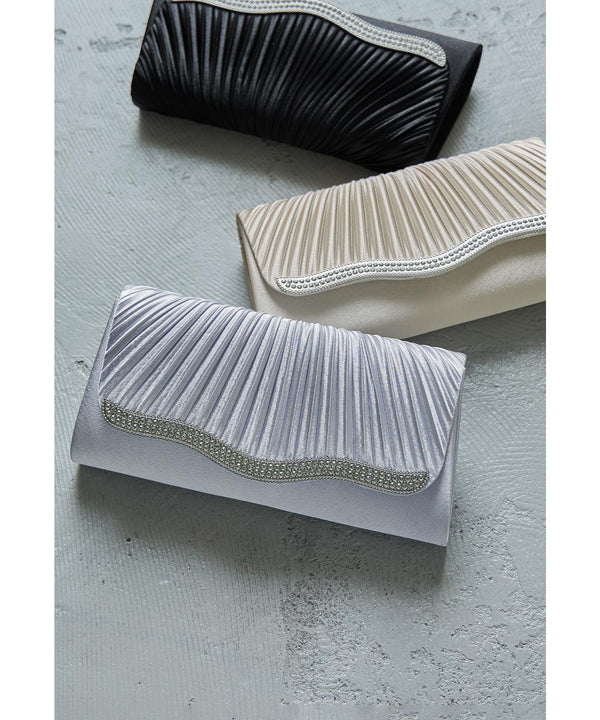 {"color":"\u30b7\u30eb\u30d0\u30fc","info":""}