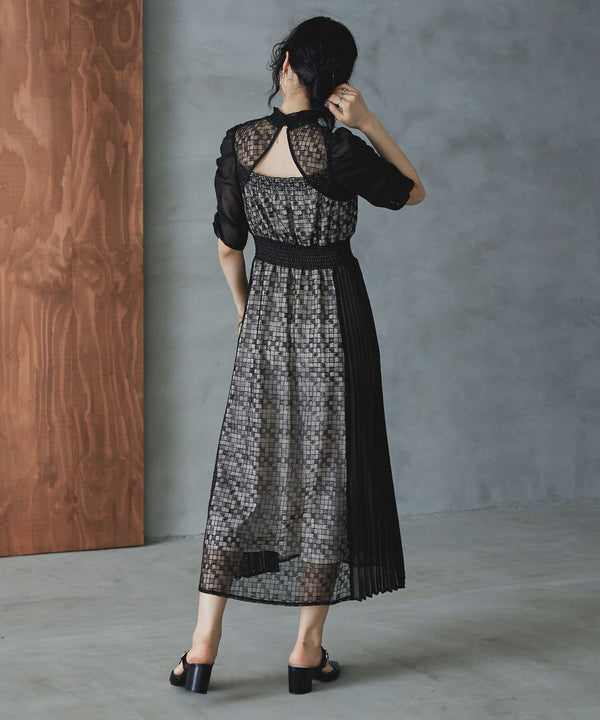 {"color":"\u30d6\u30e9\u30c3\u30af","info":"model\uff1aH167cm size\uff1aM"}