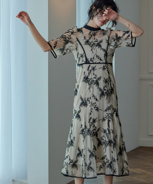 {"color":"\u30d9\u30fc\u30b8\u30e5\u00d7\u30d6\u30e9\u30c3\u30af","info":"model\uff1aH167cm size\uff1aM"}