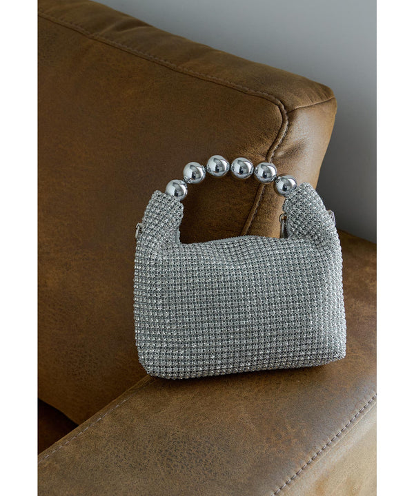 {"color":"\u30b0\u30ec\u30fc","info":""}