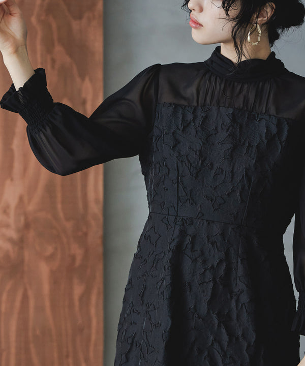 {"color":"\u30d6\u30e9\u30c3\u30af","info":"model\uff1aH167cm size\uff1aM"}
