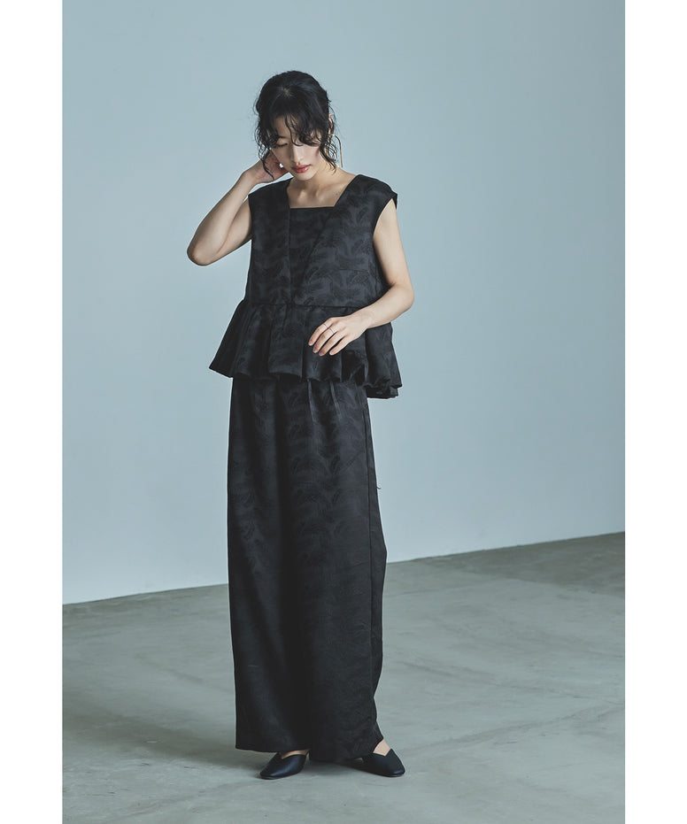 {"color":"\u30d6\u30e9\u30c3\u30af","info":"model\uff1aH166cm size\uff1aM"}