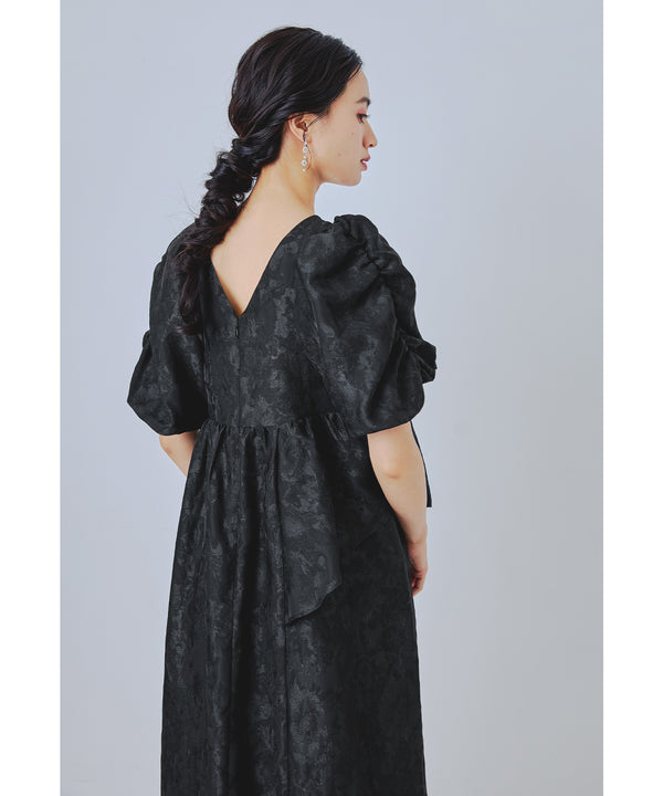 {"color":"\u30d6\u30e9\u30c3\u30af","info":"model\uff1aH165cm size\uff1aM"}