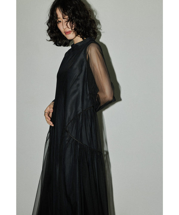 {"color":"\u30d6\u30e9\u30c3\u30af","info":"model\uff1aH166cm size\uff1aM"}