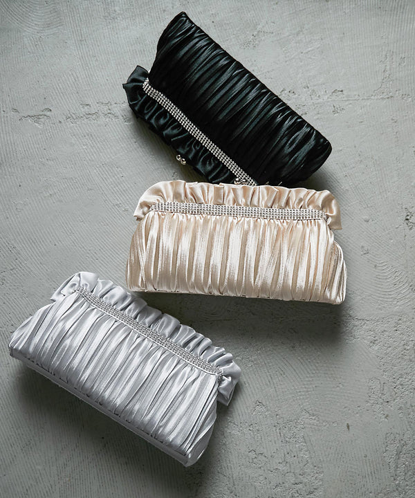 niana フリルプリーツがま口クラッチバッグ