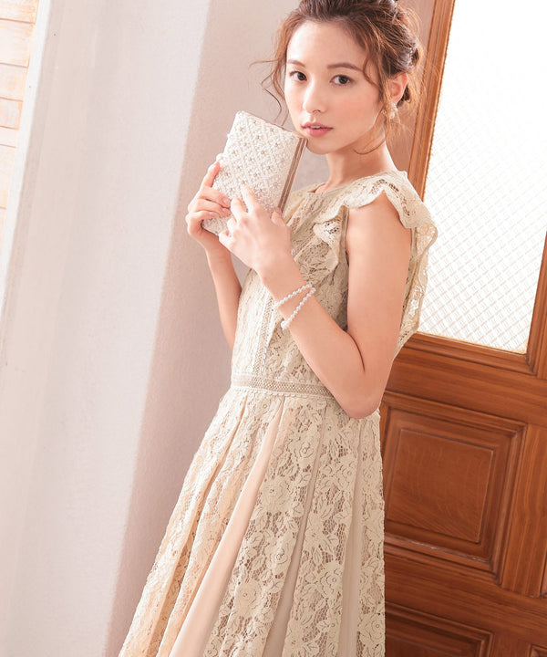 {"color":"\u30d9\u30fc\u30b8\u30e5","info":""}
