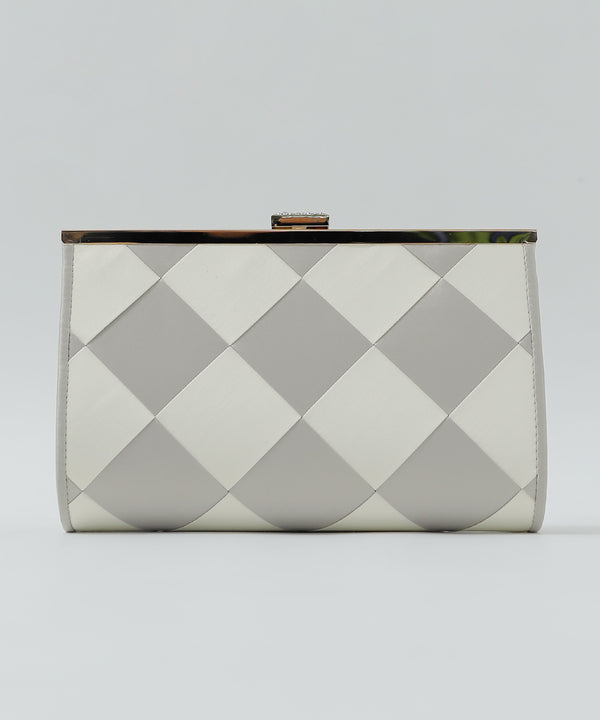 niana ダイヤ柄クラッチバッグ ベージュ×アイボリー