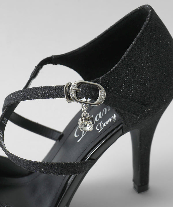 niana シャイニー異素材使いクロスストラップパンプス  ブラック