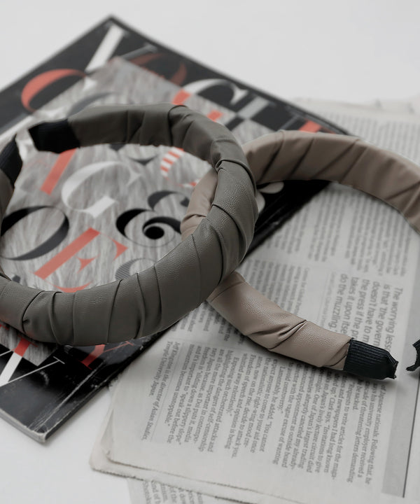 niana 合皮ギャザーカチューシャ