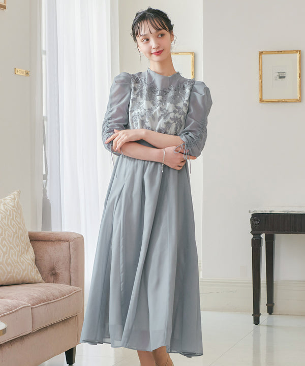 {"color":"\u30d6\u30eb\u30fc\u30b0\u30ec\u30fc","info":"model\uff1aH162cm size\uff1aM"}