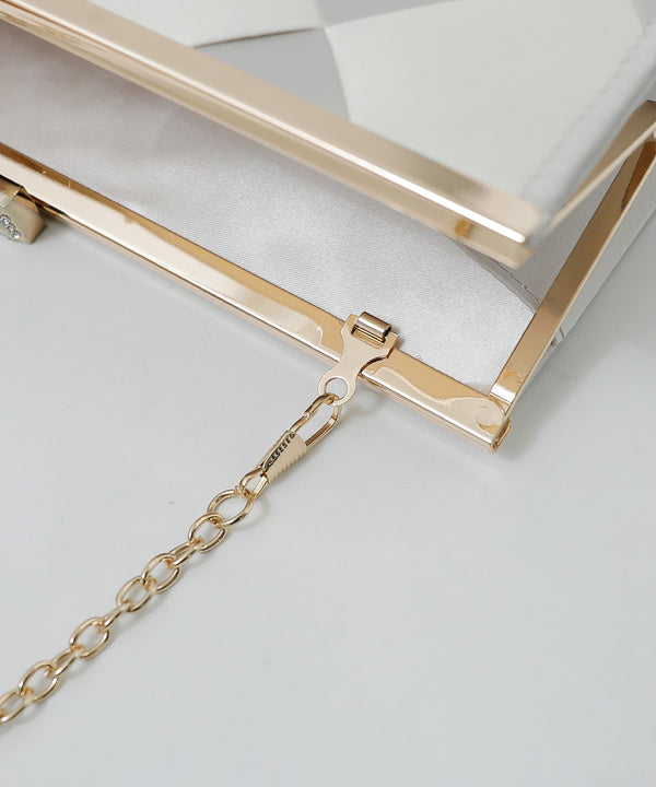 niana ダイヤ柄クラッチバッグ