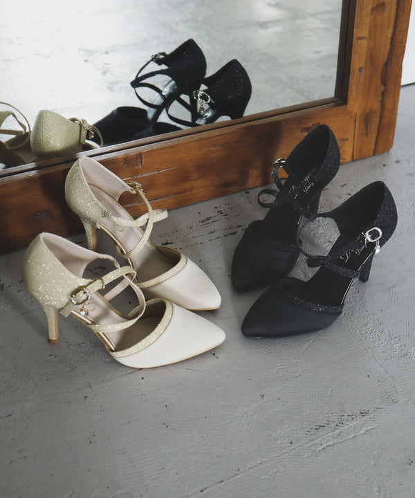 niana シャイニー異素材使いクロスストラップパンプス