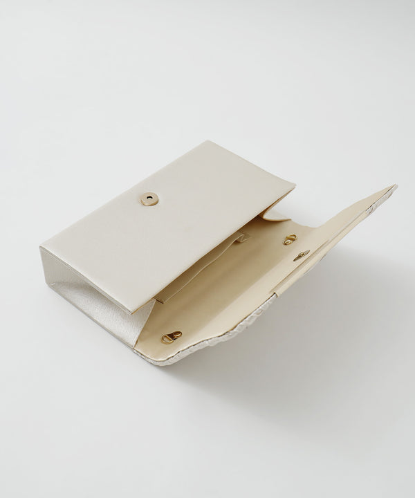 niana サテンプリーツパーティバッグ ベージュ