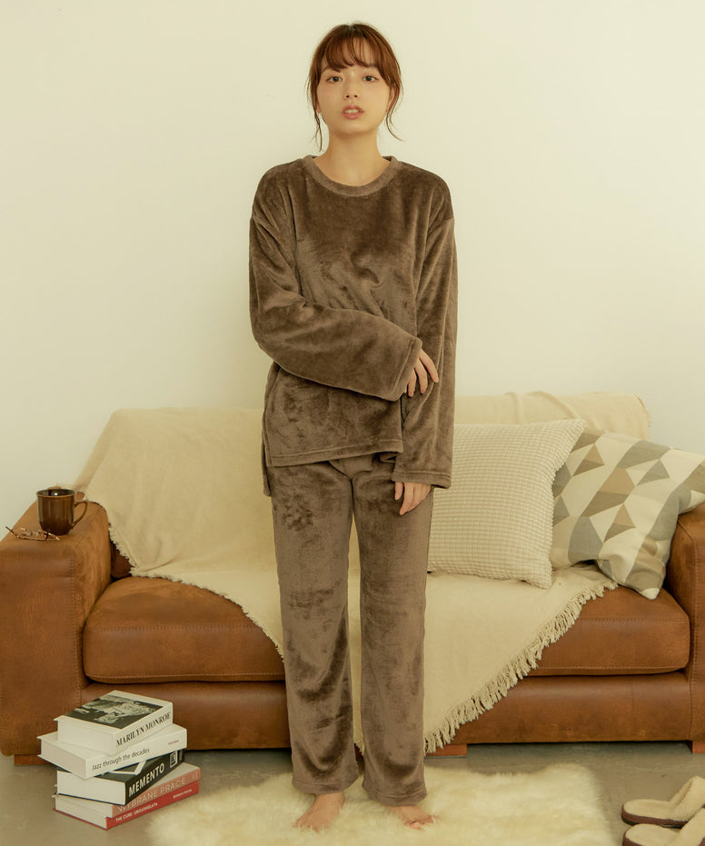 {"color":"\u7121\u5730\u30c1\u30e7\u30b3","info":"model\uff1aH160cm size\uff1aM-L"}