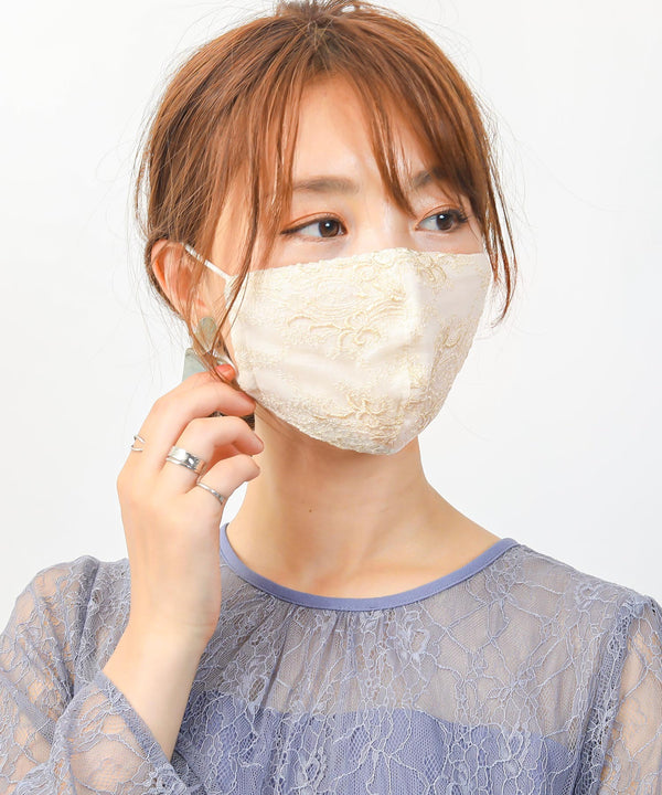 {"color":"\u30b4\u30fc\u30eb\u30c9","info":""}