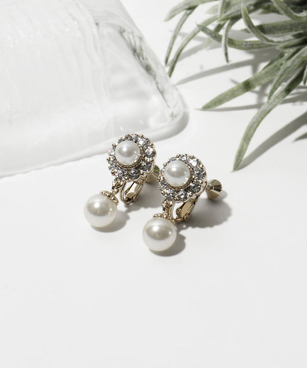 niana ダリアパールイヤリング ベージュ