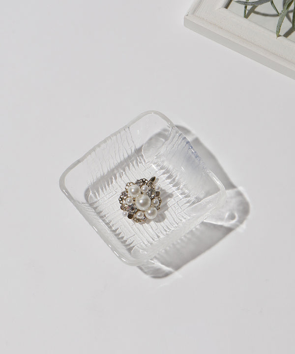 {"color":"\u30d9\u30fc\u30b8\u30e5","info":""}