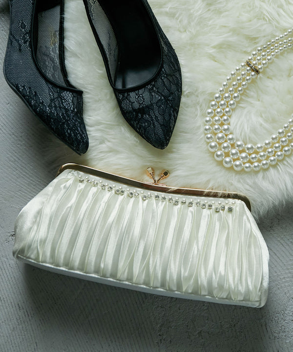 niana シフォンがま口クラッチバッグ アイボリー