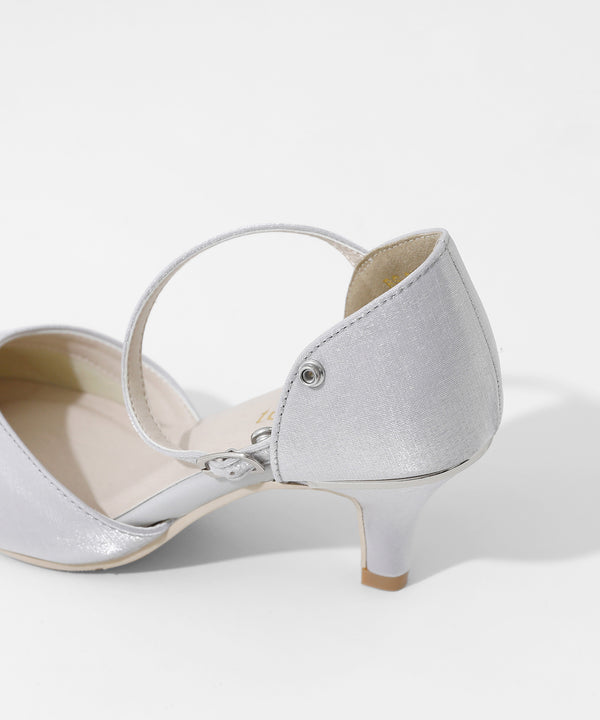 niana シャイニーサテンストラップ付パンプス シルバー