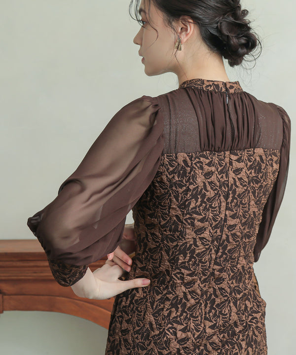 {"color":"\u30c0\u30fc\u30af\u30d6\u30e9\u30a6\u30f3","info":"model\uff1aH168cm size\uff1aM"}