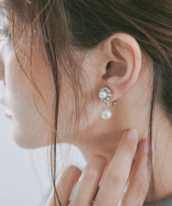 niana ダリアパールイヤリング ベージュ