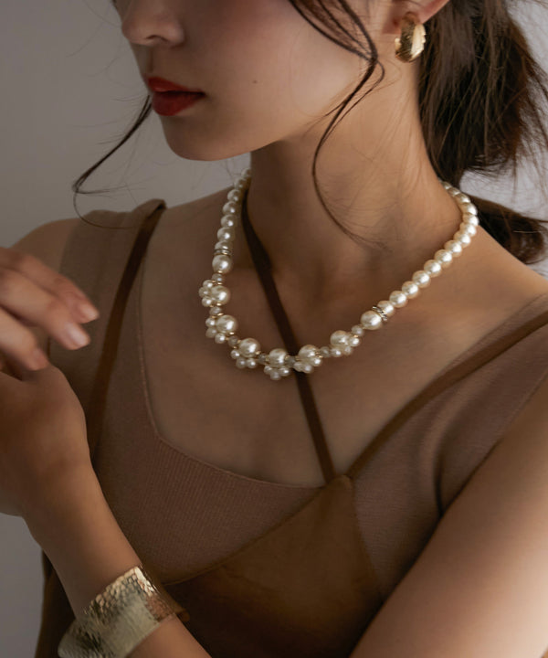 {"color":"\u30d9\u30fc\u30b8\u30e5","info":""}