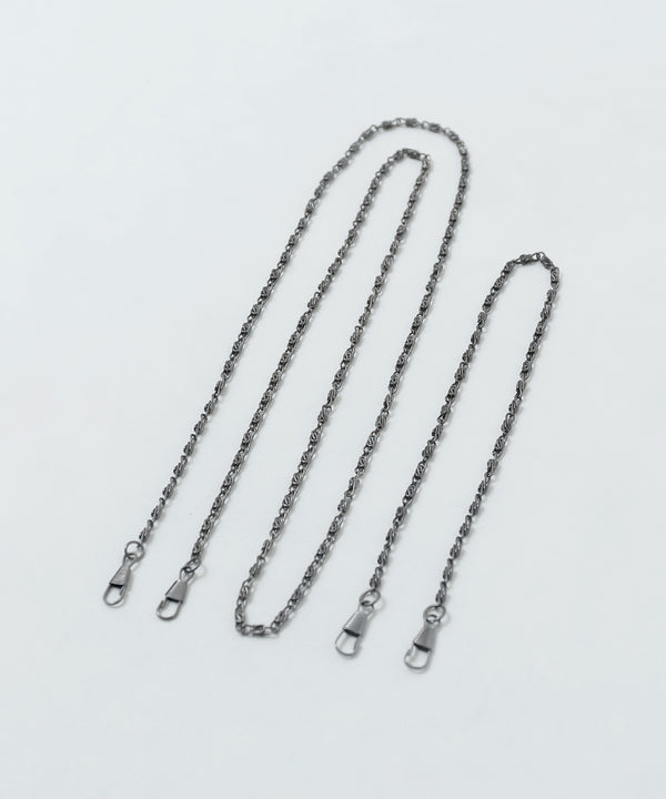 niana サテンクラッチバッグ