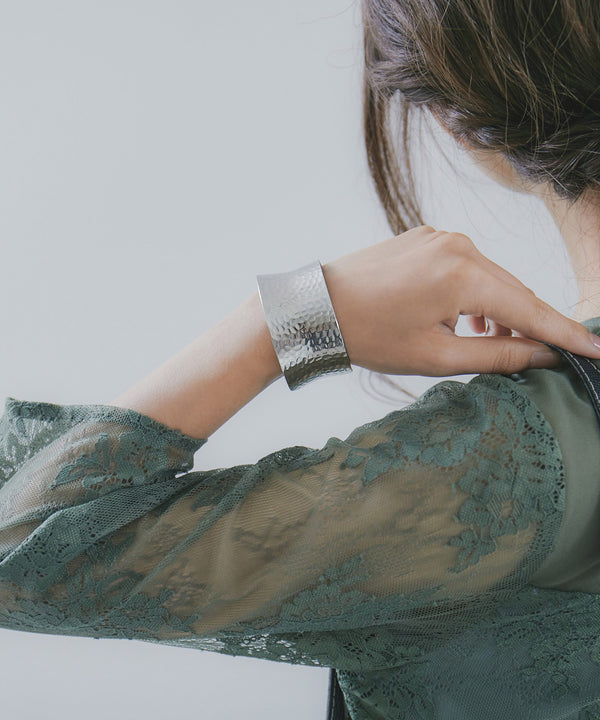 niana マットメタルワイドバングル シルバー