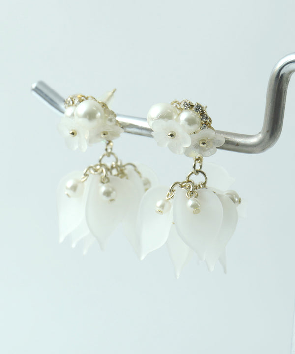 niana ペタルピアス オフホワイト