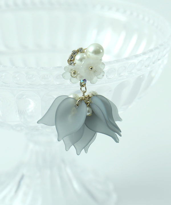 niana ペタルピアス ダスティブルー