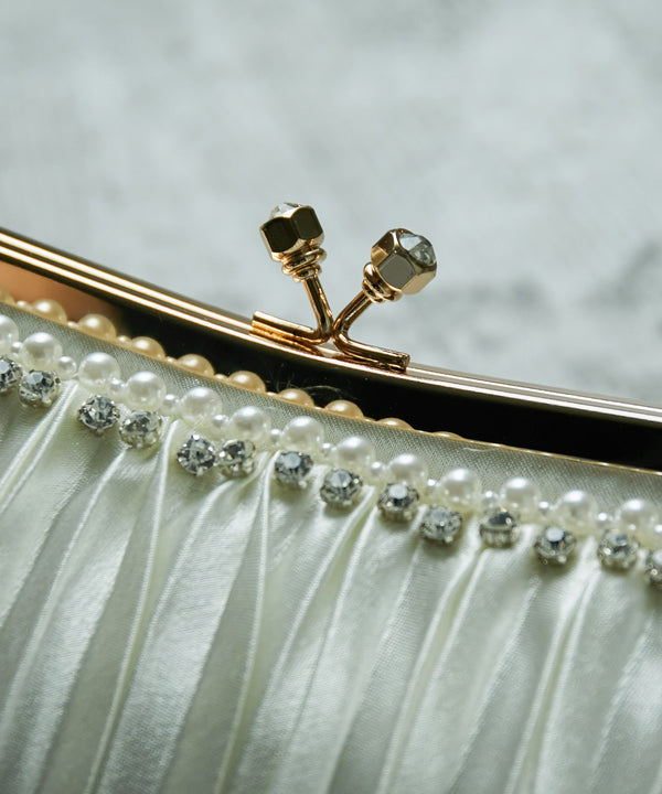 niana シフォンがま口クラッチバッグ アイボリー