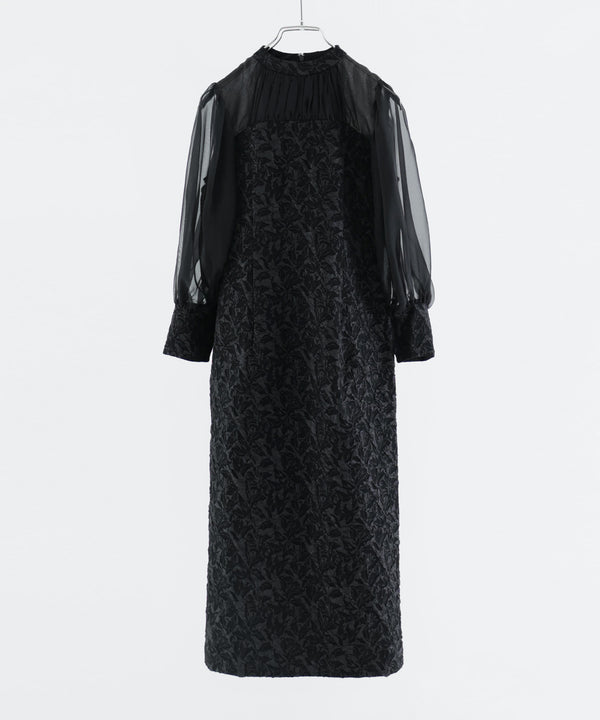 {"color":"\u30d6\u30e9\u30c3\u30af","info":""}