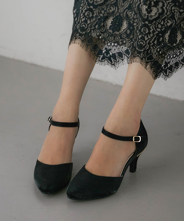 niana シャイニーサテンストラップ付パンプス ブラック