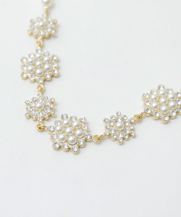 niana フラワーモチーフネックレス ベージュ