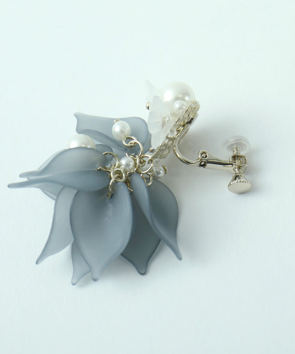 niana ペタルイヤリング