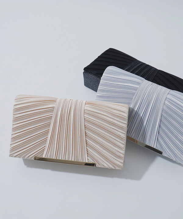 niana サテンプリーツパーティバッグ