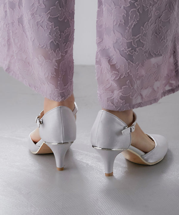 niana シャイニーサテンストラップ付パンプス シルバー