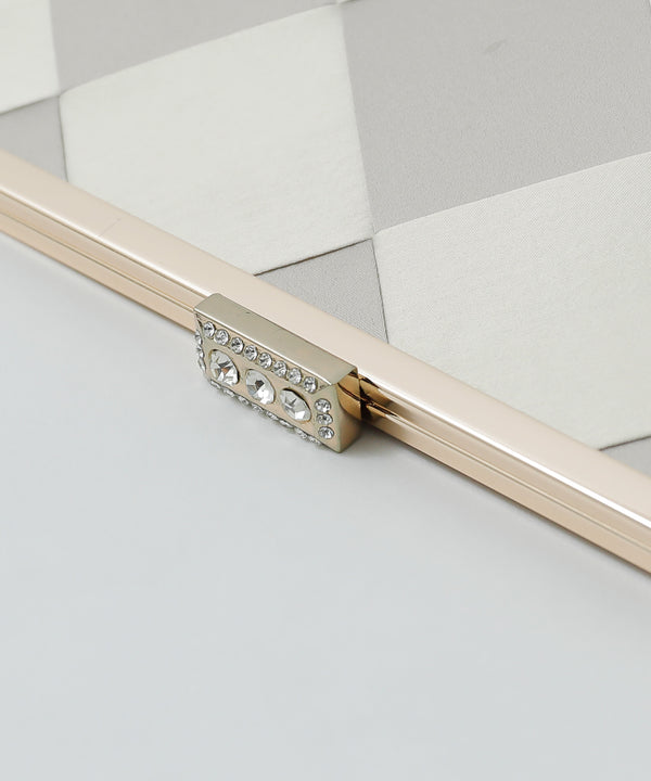 niana ダイヤ柄クラッチバッグ