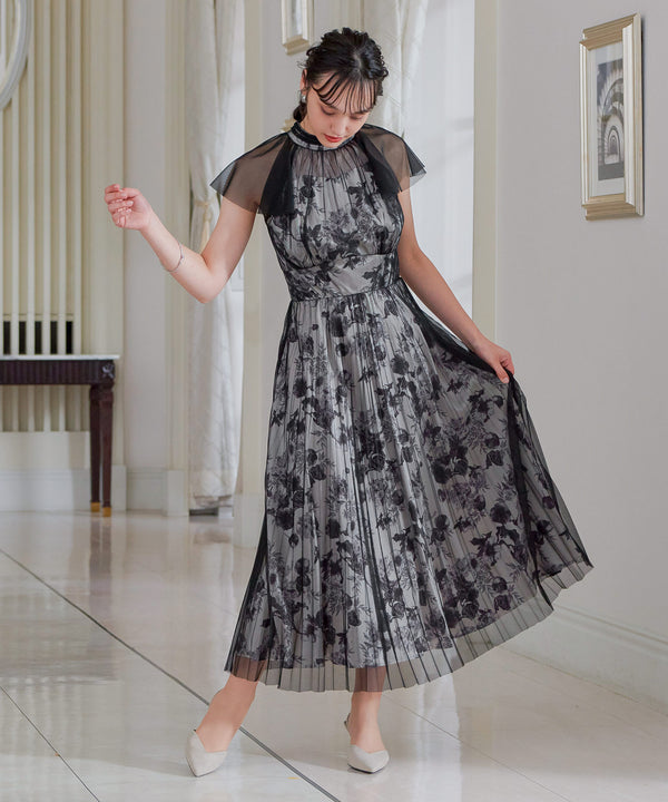 {"color":"\u30d6\u30e9\u30c3\u30af","info":"model\uff1aH162cm size\uff1aM"}