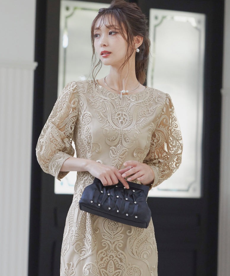 {"color":"\u30d9\u30fc\u30b8\u30e5","info":"model\uff1aH161cm size\uff1aM"}