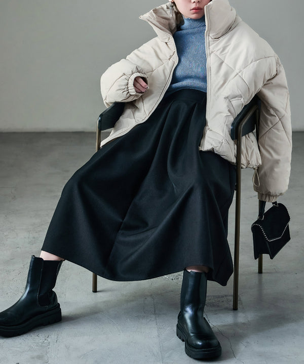 {"color":"\u30aa\u30d5\u30db\u30ef\u30a4\u30c8","info":"model\uff1aH158cm size\uff1aM"}