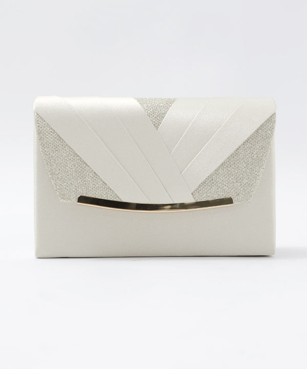 {"color":"\u30d9\u30fc\u30b8\u30e5","info":""}